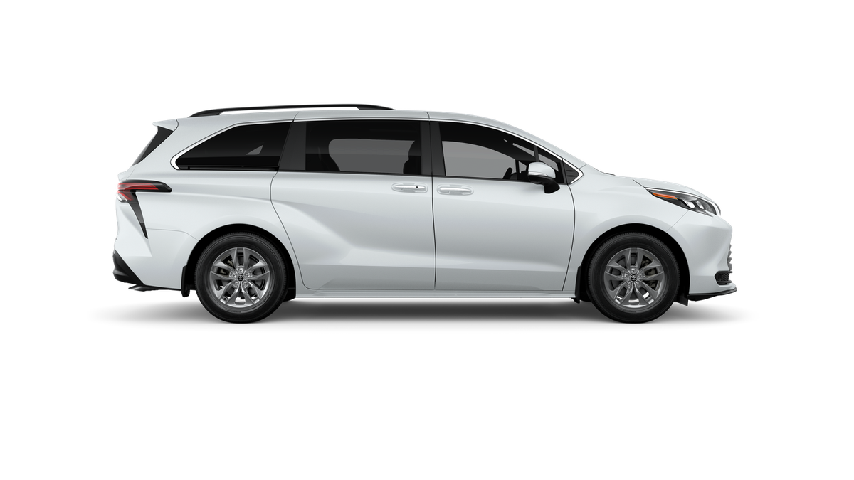 2026 Toyota Sienna XLE 8 Passenger
