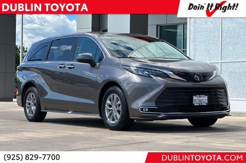 2022 Toyota Sienna XLE 8 Passenger