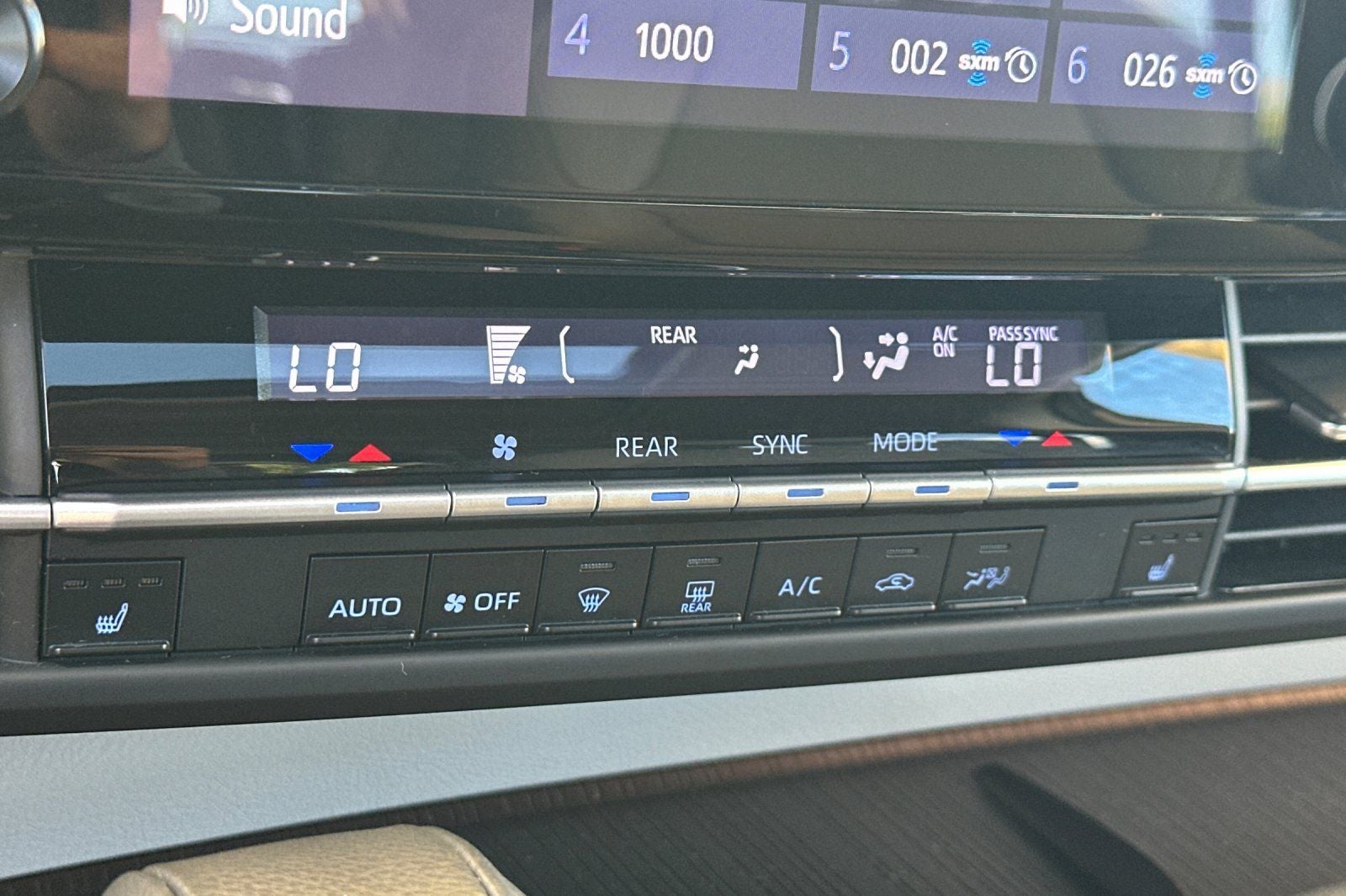 2022 Toyota Sienna XLE 8 Passenger