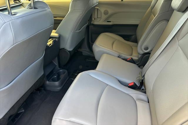 2022 Toyota Sienna XLE 8 Passenger
