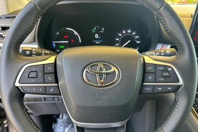 2022 Toyota Sienna XLE 8 Passenger