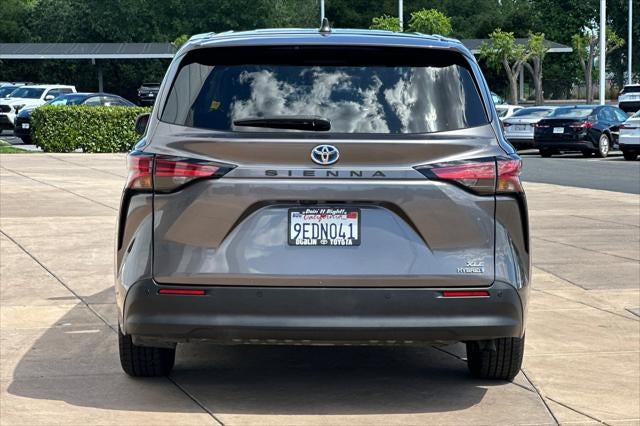 2022 Toyota Sienna XLE 8 Passenger