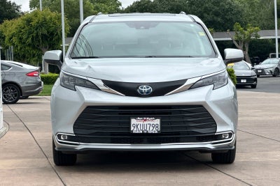 2024 Toyota Sienna XLE 8 Passenger