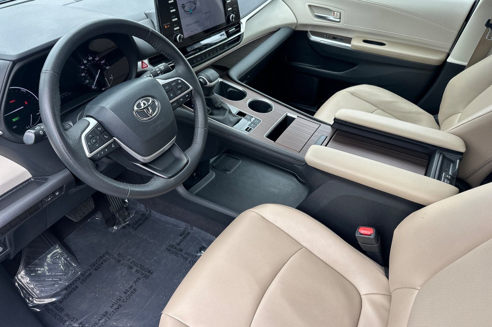 2024 Toyota Sienna XLE 8 Passenger