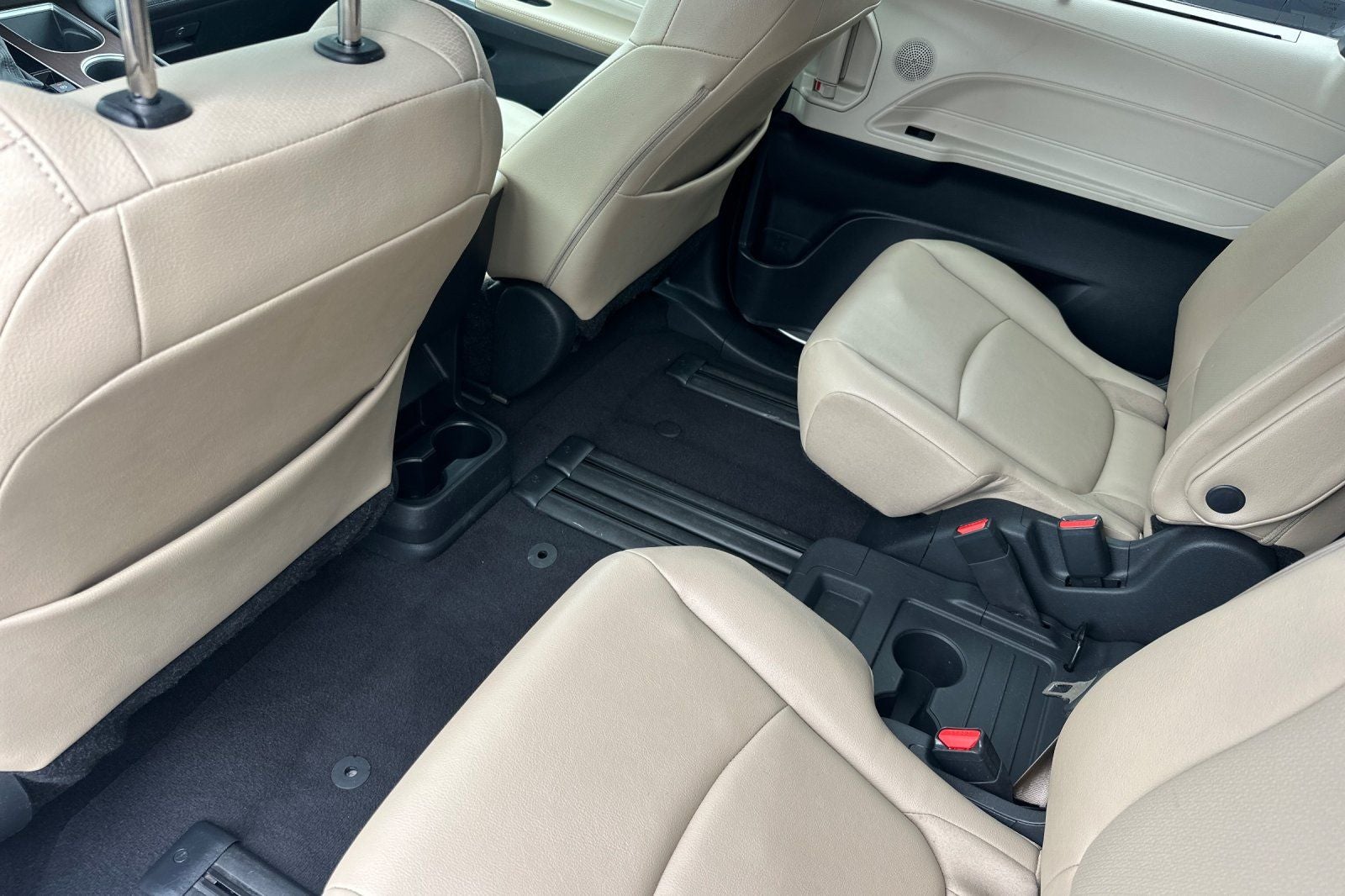 2024 Toyota Sienna XLE 8 Passenger