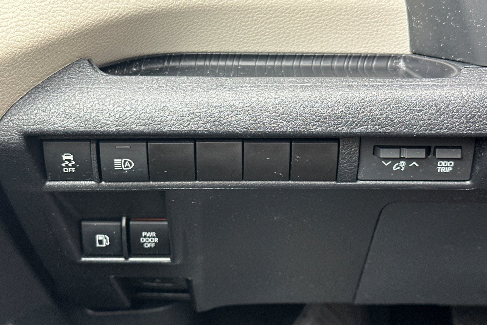 2024 Toyota Sienna XLE 8 Passenger
