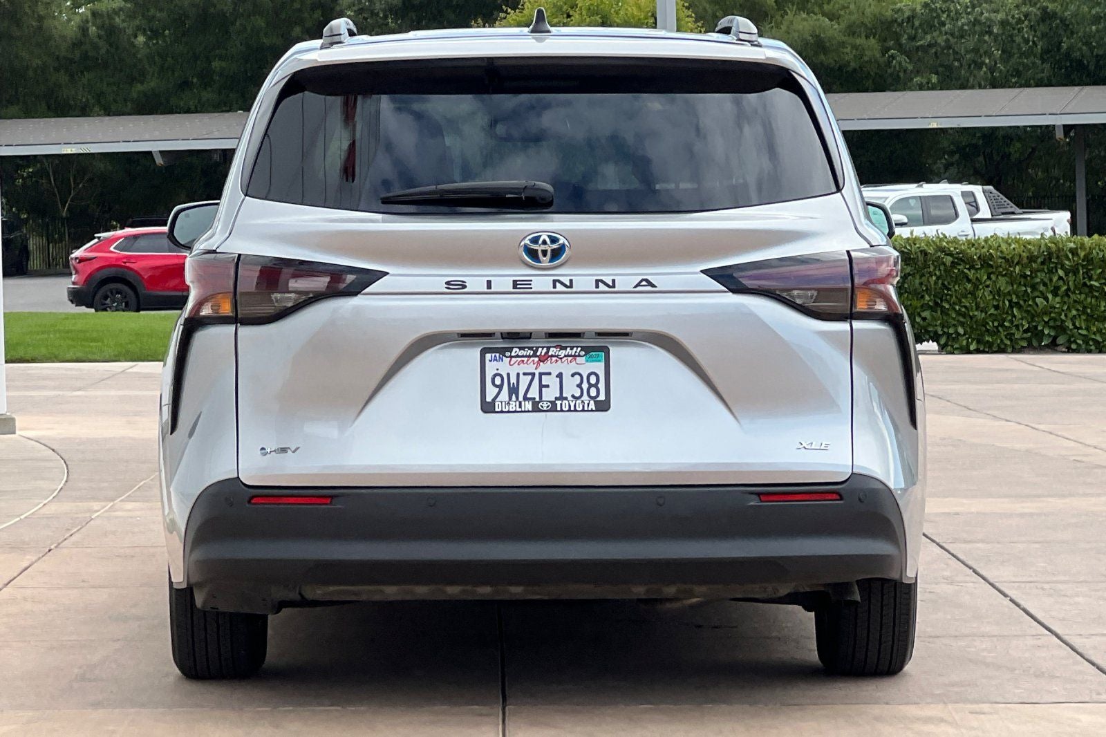 2025 Toyota Sienna XLE 8 Passenger