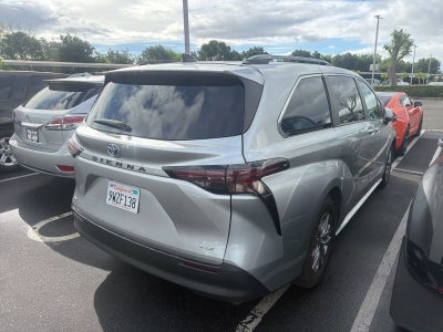 2025 Toyota Sienna XLE 8 Passenger