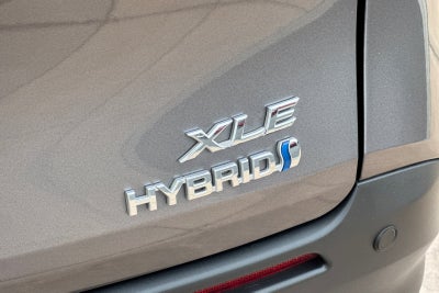 2024 Toyota Sienna XLE 8 Passenger