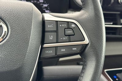 2024 Toyota Sienna XLE 8 Passenger