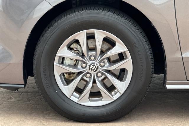 2024 Toyota Sienna XLE 8 Passenger