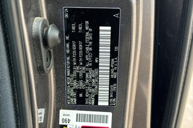 2024 Toyota Sienna XLE 8 Passenger