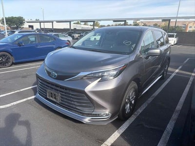 2024 Toyota Sienna XLE 8 Passenger