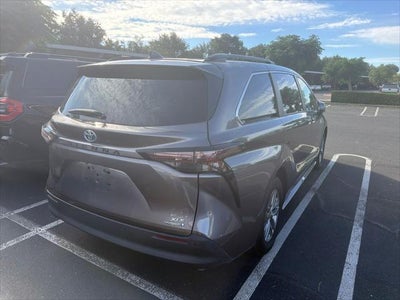 2024 Toyota Sienna XLE 8 Passenger
