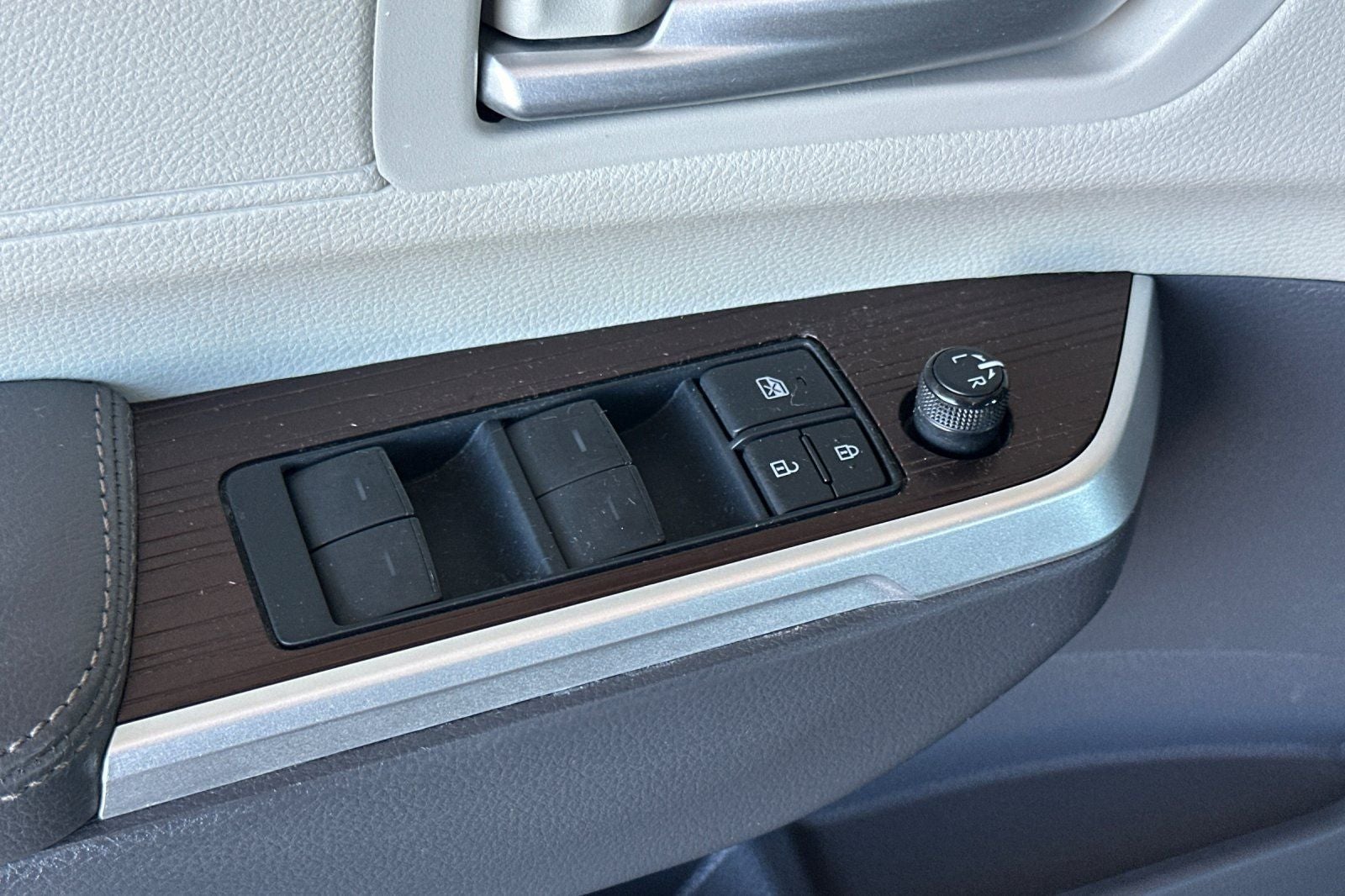 2022 Toyota Sienna XLE 8 Passenger