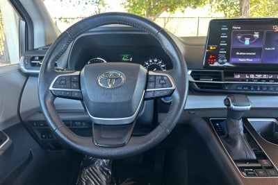 2022 Toyota Sienna XLE 8 Passenger