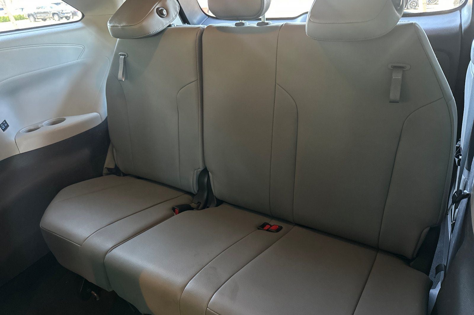 2022 Toyota Sienna XLE 8 Passenger