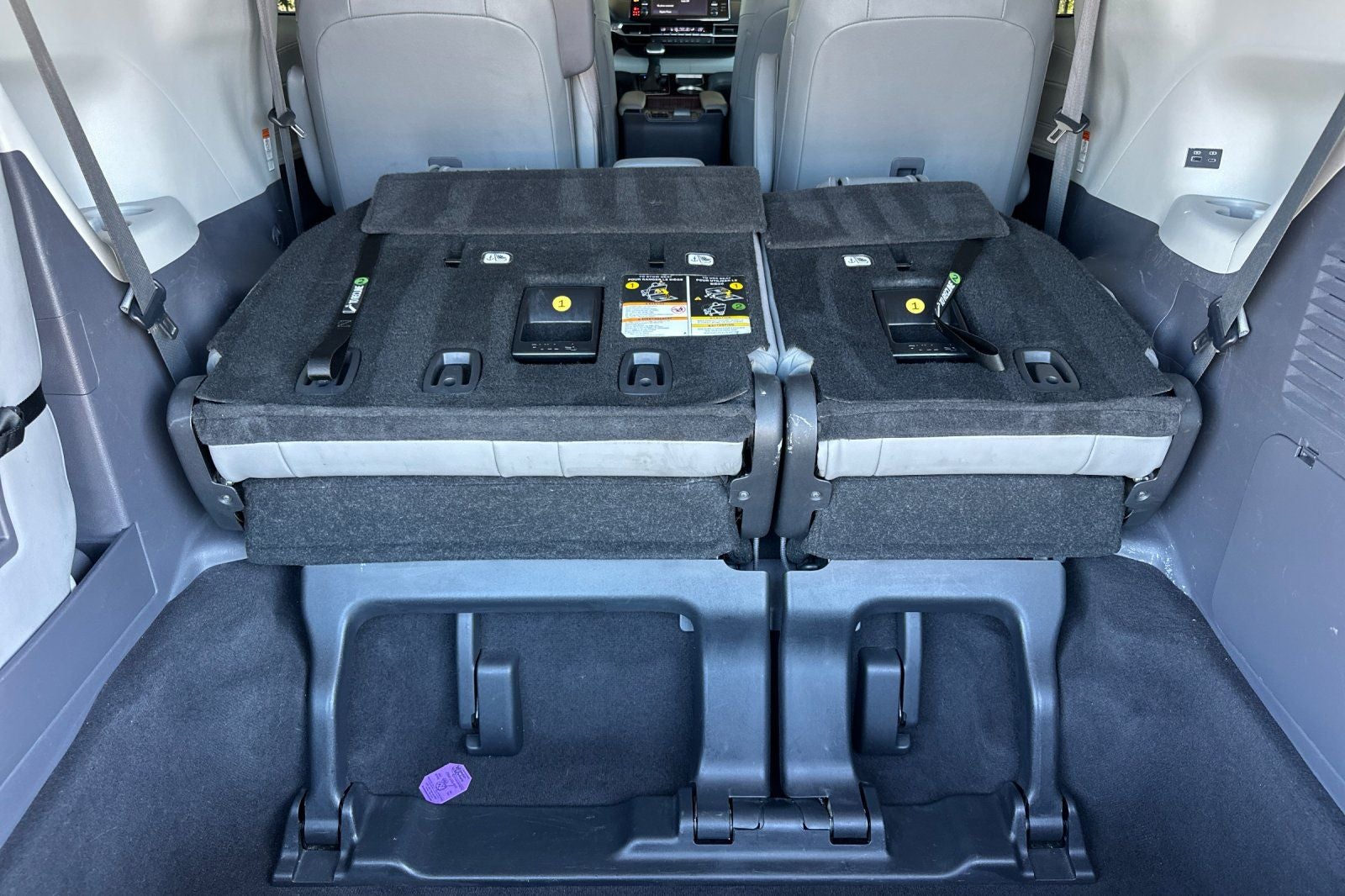 2022 Toyota Sienna XLE 8 Passenger