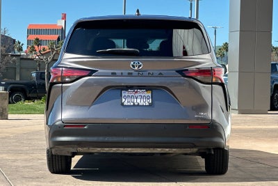 2022 Toyota Sienna XLE 8 Passenger
