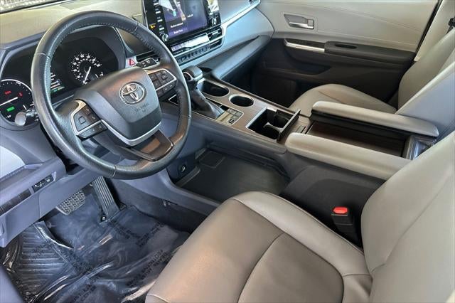 2022 Toyota Sienna XLE 8 Passenger
