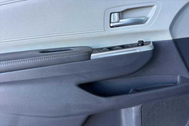 2022 Toyota Sienna XLE 8 Passenger