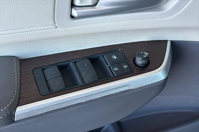 2022 Toyota Sienna XLE 8 Passenger