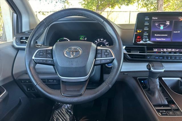 2022 Toyota Sienna XLE 8 Passenger