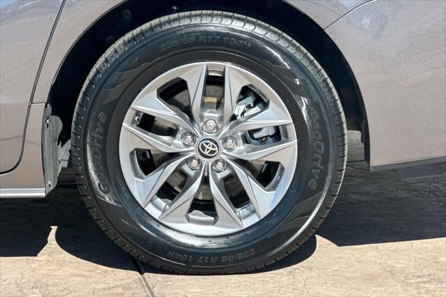 2022 Toyota Sienna XLE 8 Passenger