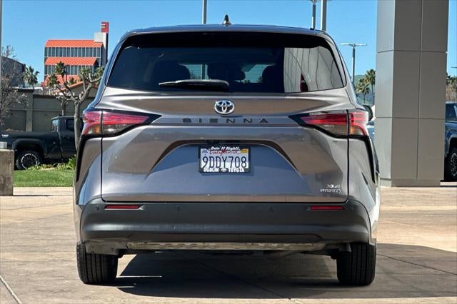 2022 Toyota Sienna XLE 8 Passenger