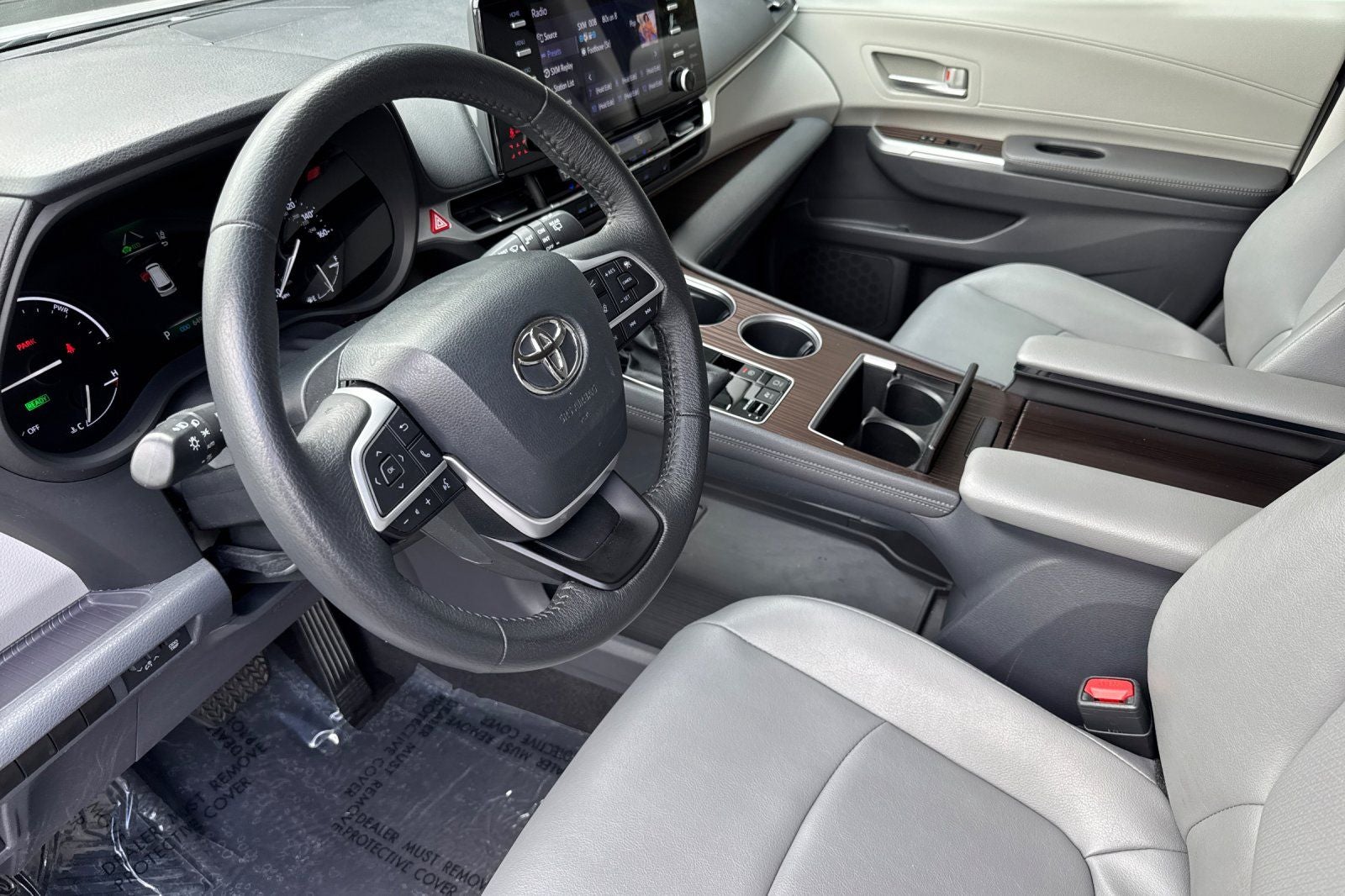 2023 Toyota Sienna XLE 8 Passenger