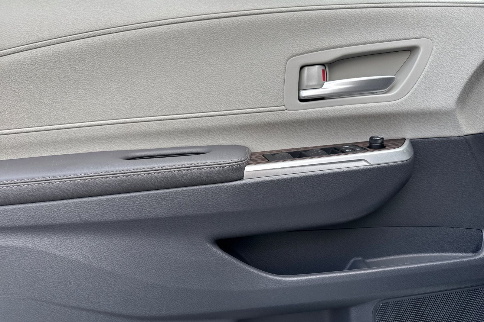 2023 Toyota Sienna XLE 8 Passenger
