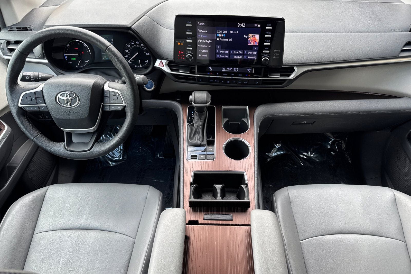2023 Toyota Sienna XLE 8 Passenger