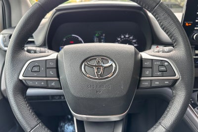 2023 Toyota Sienna XLE 8 Passenger