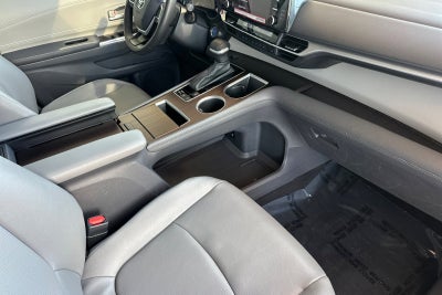 2024 Toyota Sienna XLE 8 Passenger