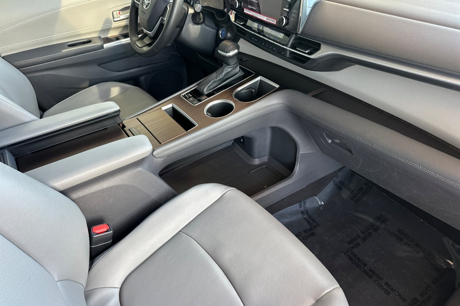 2024 Toyota Sienna XLE 8 Passenger