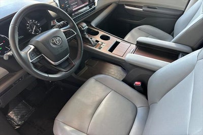 2024 Toyota Sienna XLE 8 Passenger