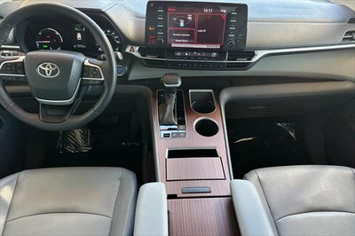 2024 Toyota Sienna XLE 8 Passenger