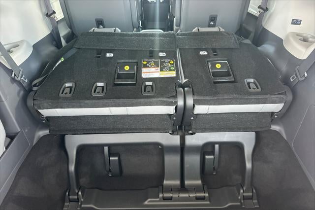 2024 Toyota Sienna XLE 8 Passenger