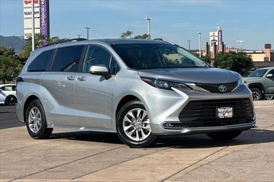 2024 Toyota Sienna XLE 8 Passenger