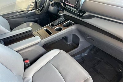 2024 Toyota Sienna XLE 8 Passenger