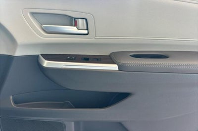 2024 Toyota Sienna XLE 8 Passenger