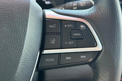 2024 Toyota Sienna XLE 8 Passenger