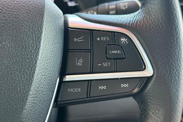 2024 Toyota Sienna XLE 8 Passenger