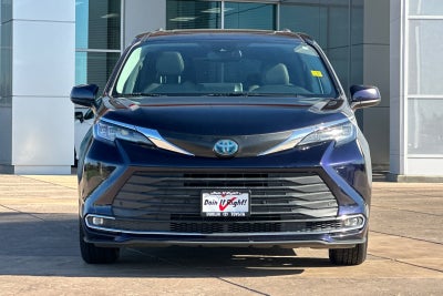 2023 Toyota Sienna XLE 8 Passenger
