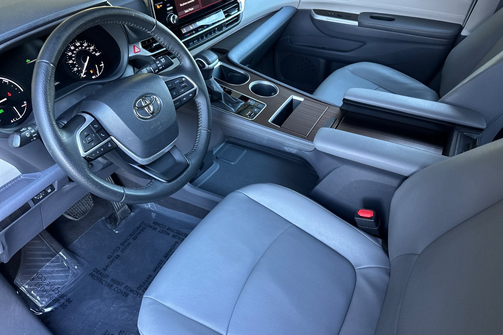2023 Toyota Sienna XLE 8 Passenger