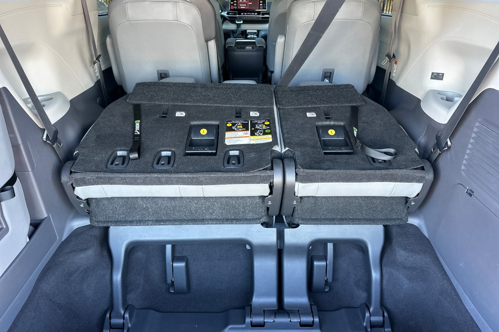 2023 Toyota Sienna XLE 8 Passenger