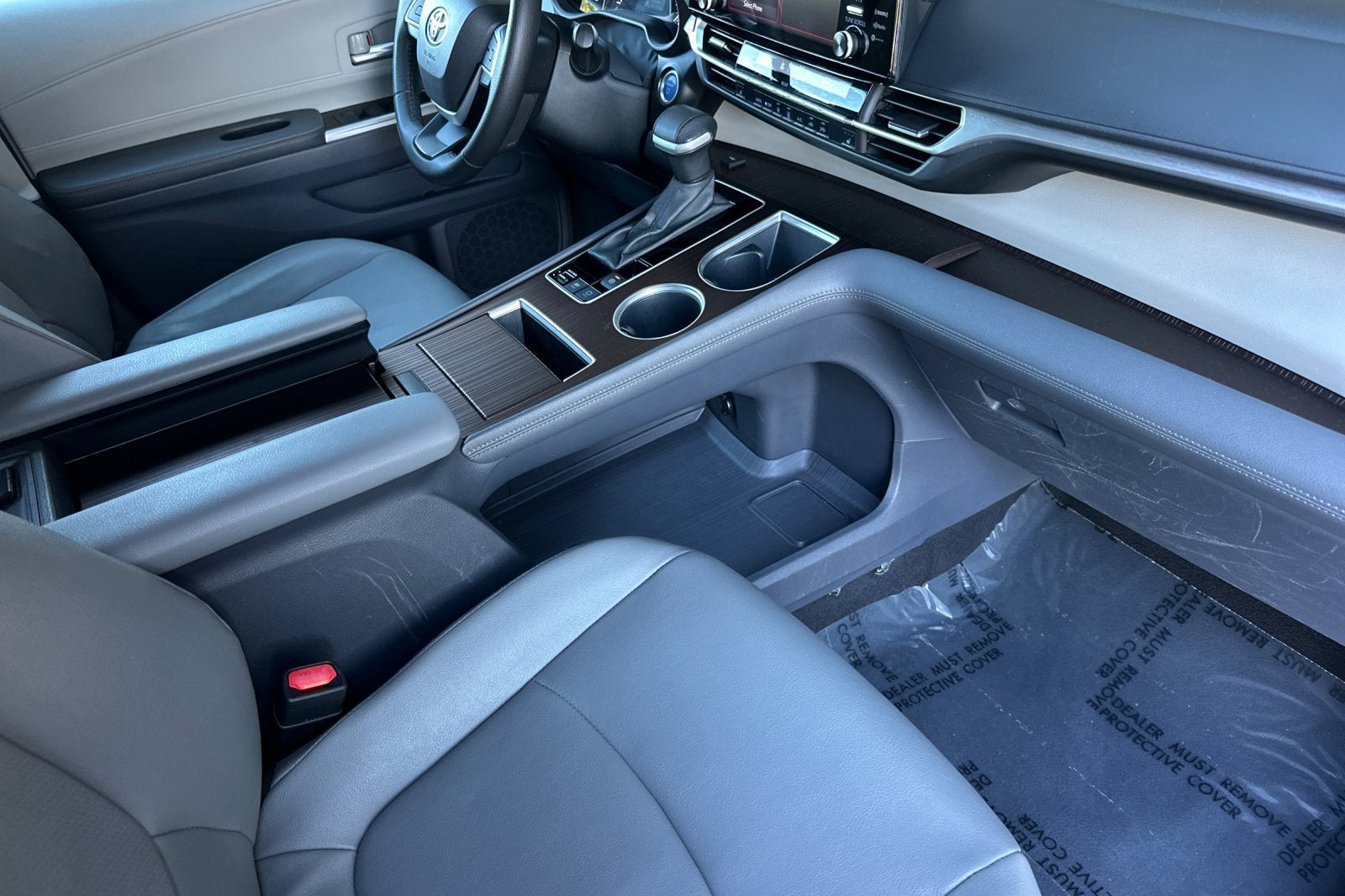 2023 Toyota Sienna XLE 8 Passenger