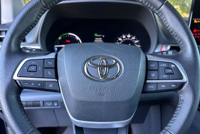 2023 Toyota Sienna XLE 8 Passenger