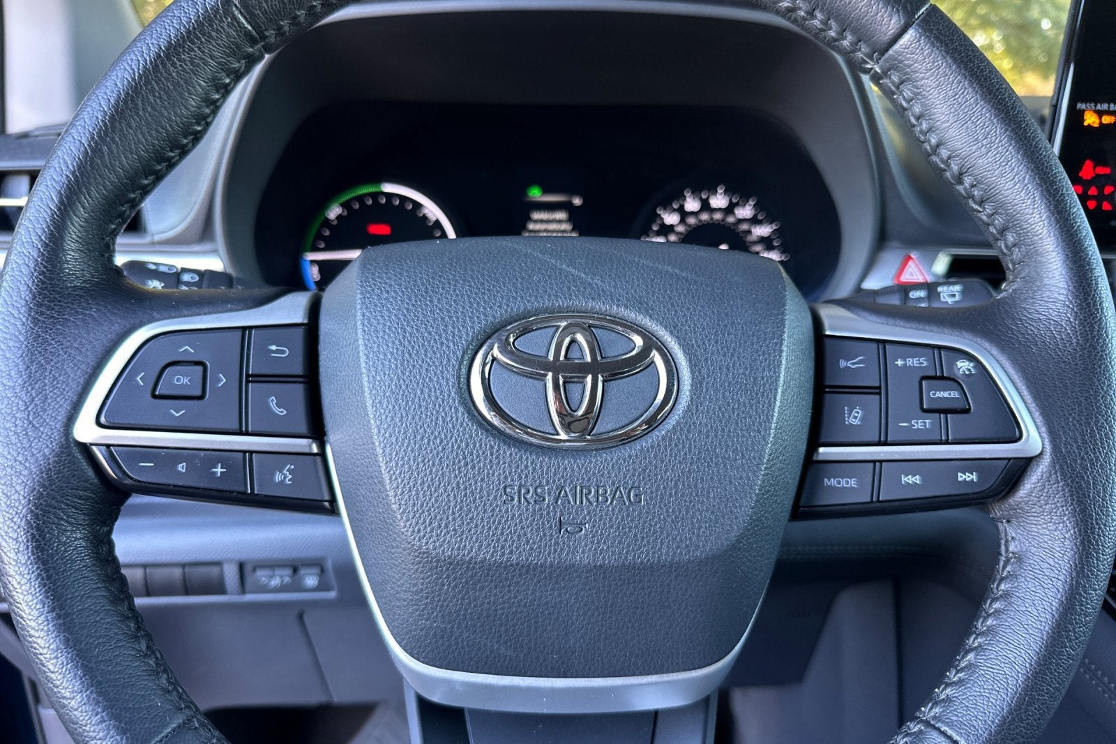 2023 Toyota Sienna XLE 8 Passenger