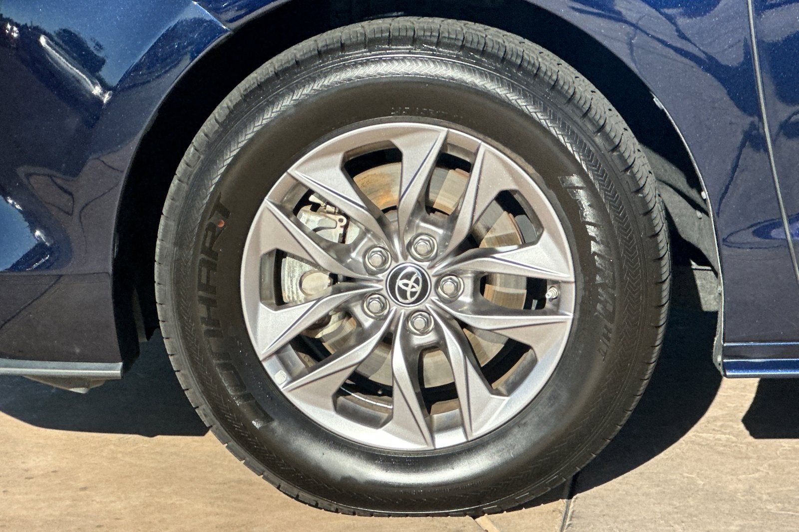 2023 Toyota Sienna XLE 8 Passenger